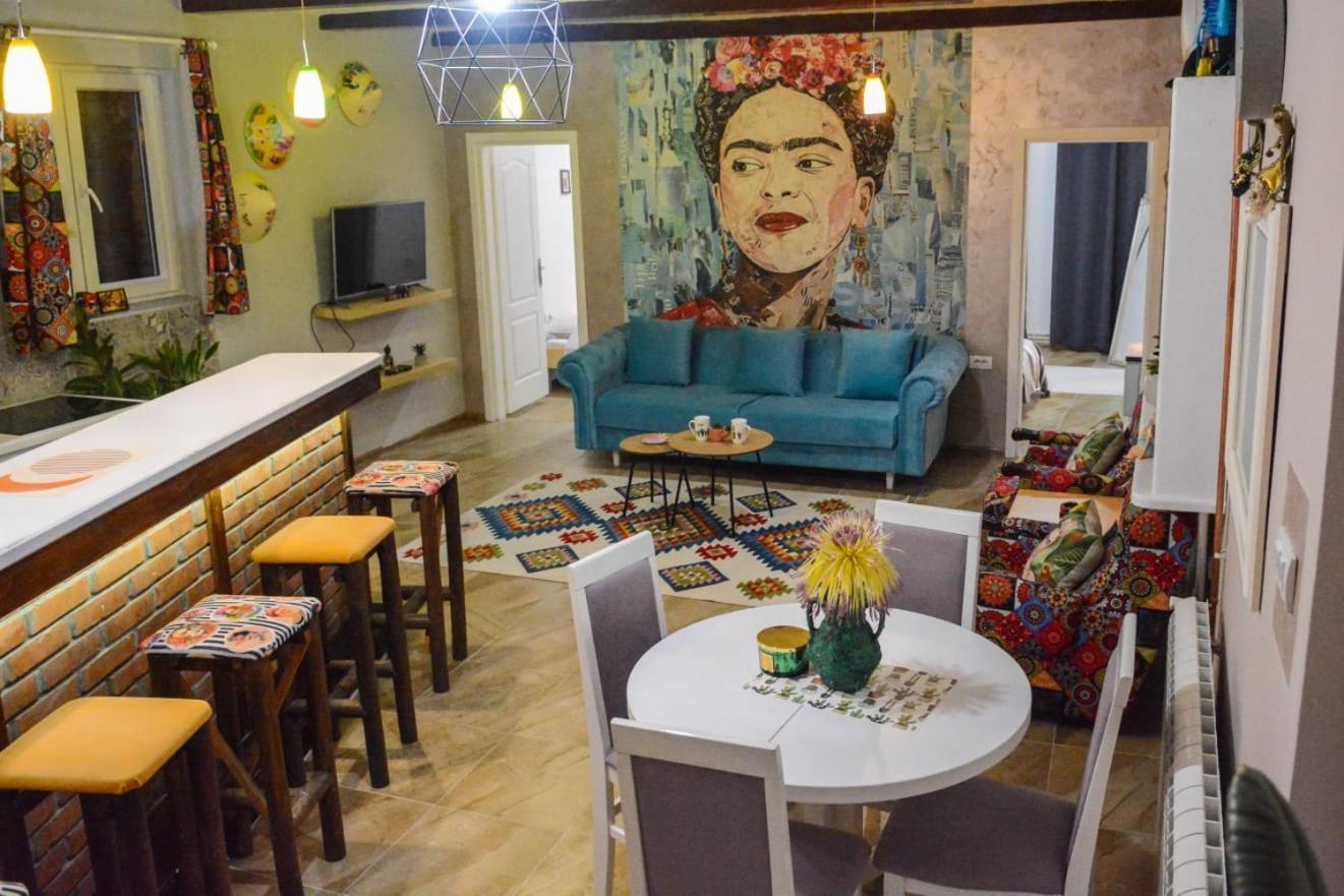 באינה באשטה White Arrow Apartment מראה חיצוני תמונה